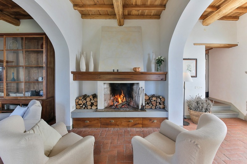Roseto living room fireplace