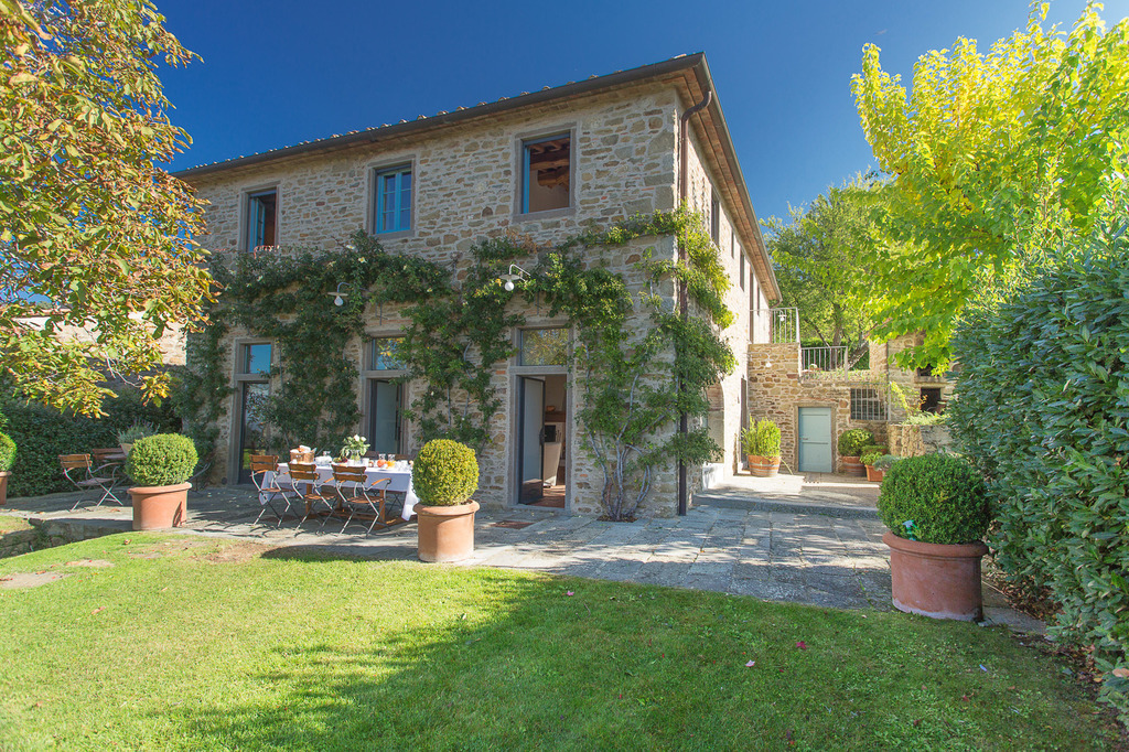 The main facade of the Villa