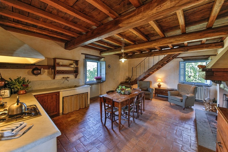 Vigneto living room kitchen with fireplace