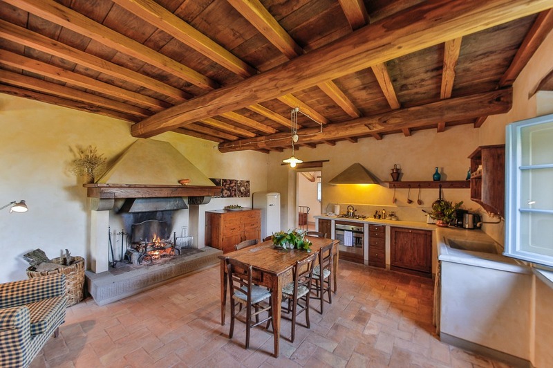 Vigneto living room kitchen with fireplace