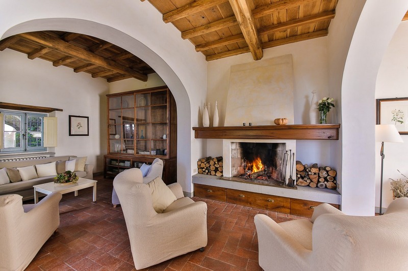 Roseto living room fireplace